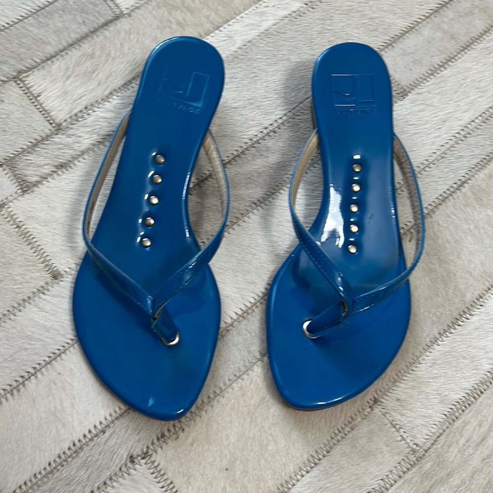 J. Litvack flip flops
